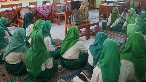 indonesia school students