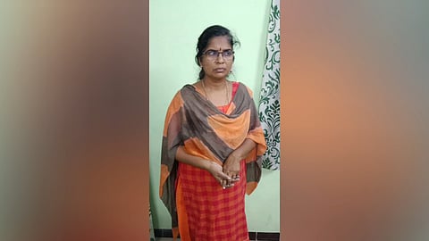 அரசு மகப்பேறு மருத்துவர் அனுராதா