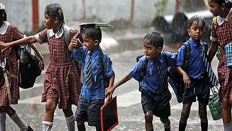 பள்ளி மாணவர்கள்