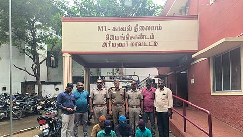 திருடர்கள் கைது