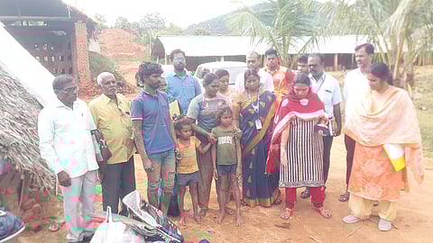 கொத்தடிமைகளாக இருந்த குடும்பத்தை மீட்ட அதிகாரிகள்