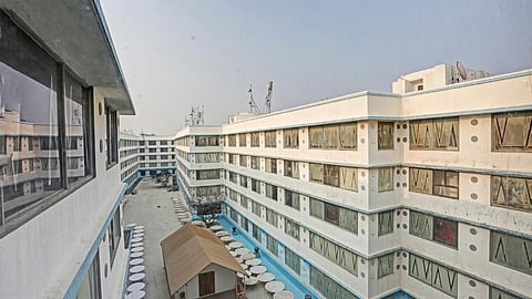 ராயல் பாம்ஸ் ஹோட்டல் மும்பை