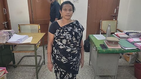 முன்னாள் எம்.எல்.ஏவின் மனைவி மனோன்மணி