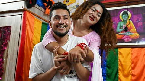 திருநங்கை பிங்கி - திருநம்பி சுரேந்திர பாண்டே இணையர்