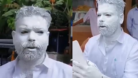 நூதன போராட்டம்