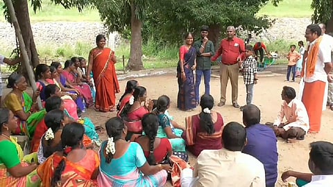 முன்னாள் மாணவர்கள் சந்திப்பு