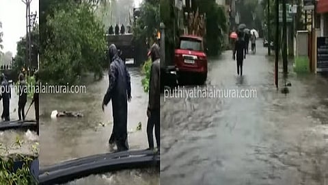 வேளச்சேரியில் தேங்கிய மழைநீர்