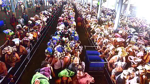 ஐயப்ப பக்தர்கள்