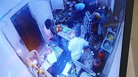 கேண்டீன் மாஸ்டரை தாக்கிய இளைஞர்கள்