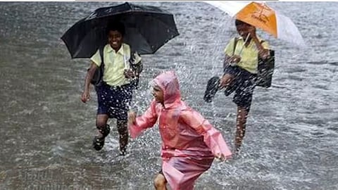 12 மாவட்டங்களில் பள்ளிகளுக்கு விடுமுறை