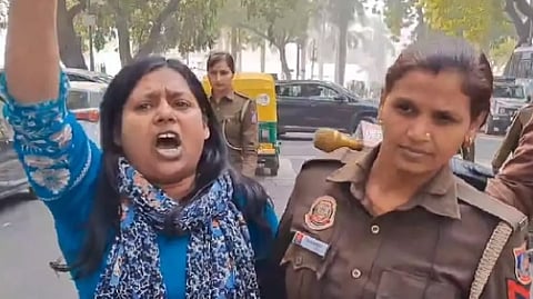 நீலம் ஆசாத்