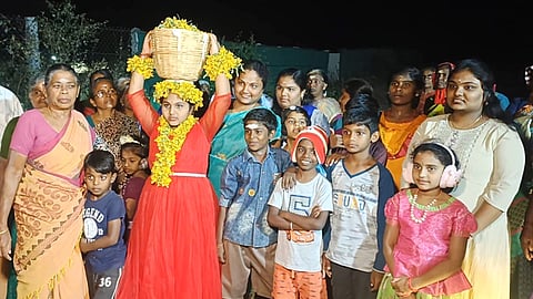 நிலா பெண் வழிபாட்டு முறை