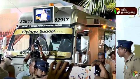 தேனி எடுத்துச் செல்லப்படும் பவதாரிணி உடல்