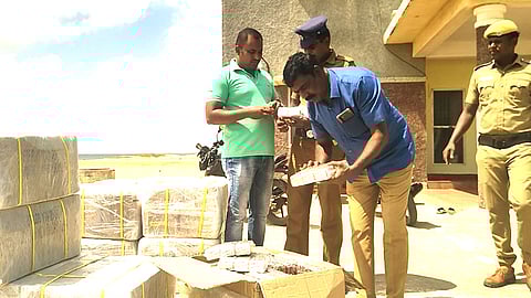 பறிமுதல் செய்யப்பட்ட வலி நிவாரண மாத்திரைகள்