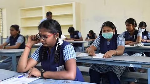 +1 பொதுத் தேர்வு