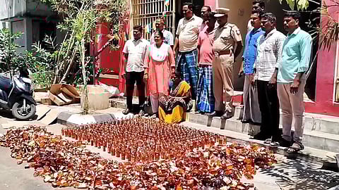 கைது செய்யப்பட்ட குமுதவல்லி