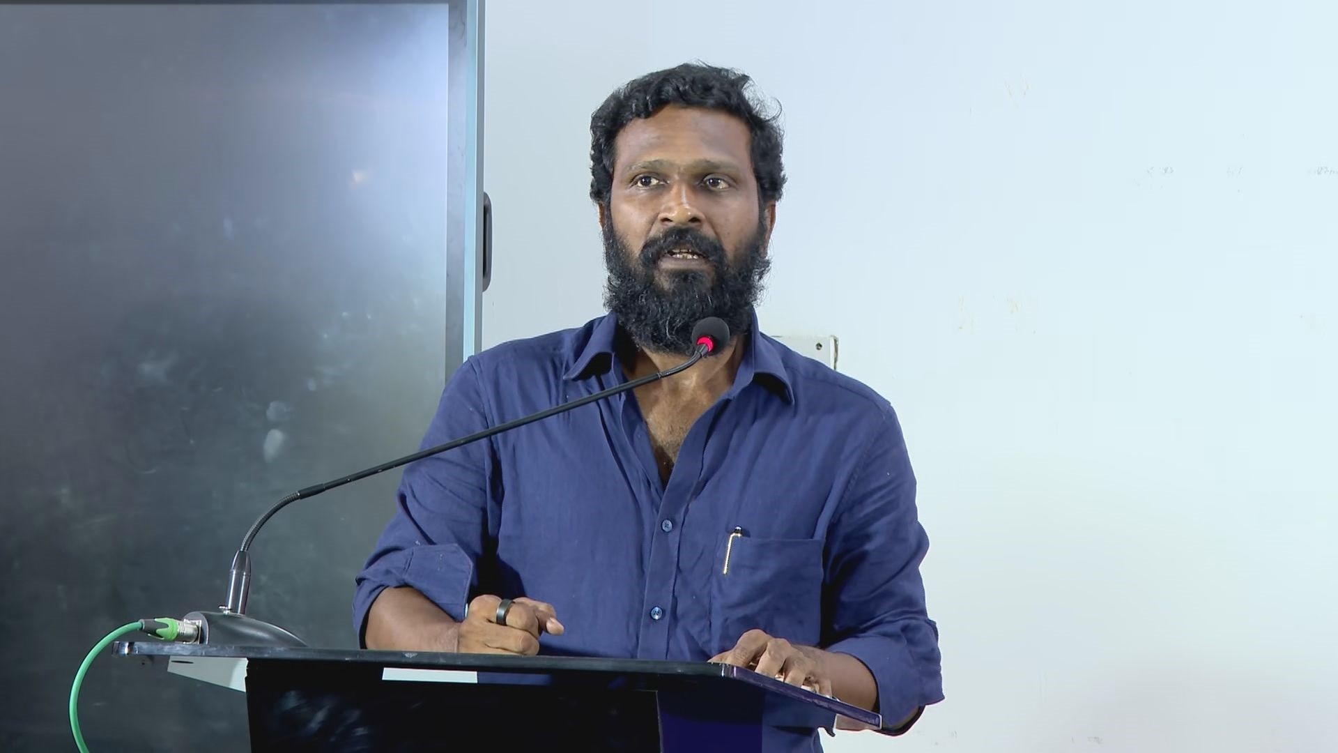 வெற்றிமாறன்