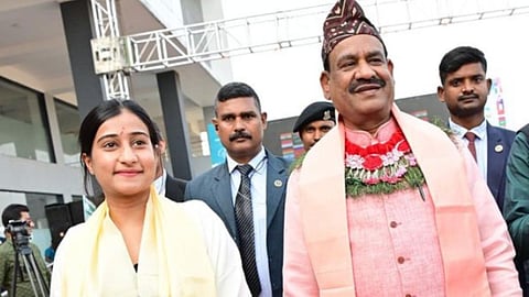 மகளுடன் ஓம் பிர்லா