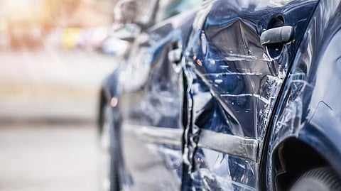 கார் விபத்து - model image