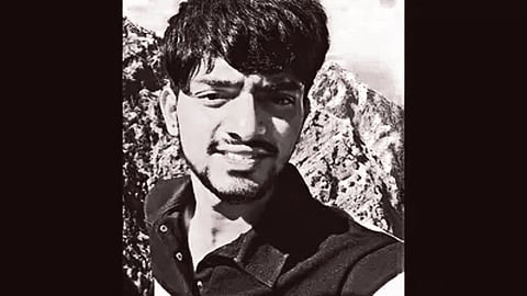 இறந்த மாணவர்