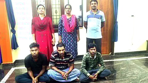 ரேஷன் அரிசி கடத்தலில் கைதானவர்கள்