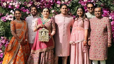 முகேஷ் அம்பானி குடும்ப திருமணம்