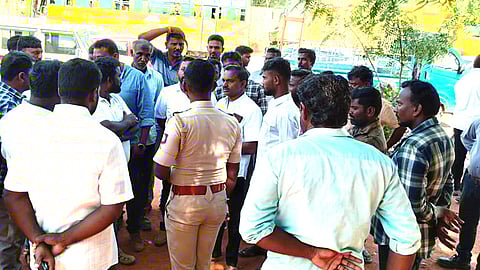 கூடங்குளம் - நேபாளர்களை பணியமர்த்தியதற்கு தொழிற்சங்கத்தினர் ஆவேசம்!