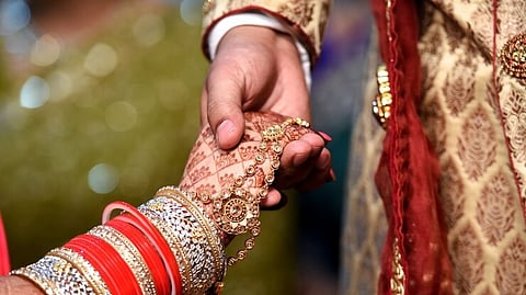 karnataka wedding called off after bride grooms relatives fight over drinking water