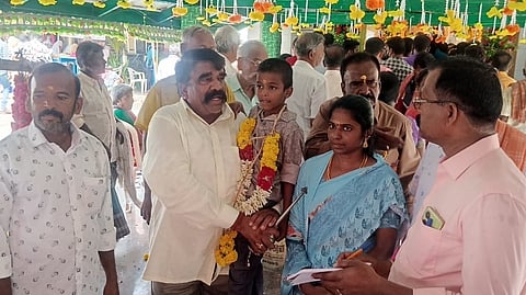 குழந்தை ஏலம் விடும் விநோத திருவிழா