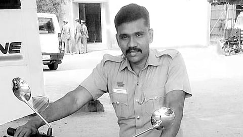 உயிரிழந்த காவலர்