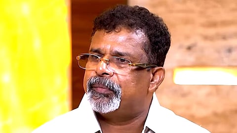 ஊராட்சி மன்ற தலைவரின் கணவர்