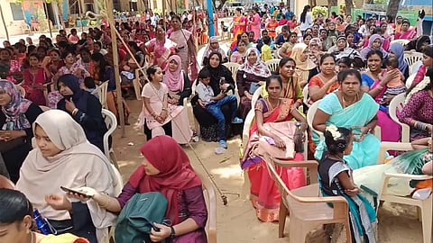 முன்னாள் மாணவிகள் - school Reunion