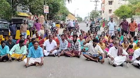 உறவினர்கள் போராட்டம்