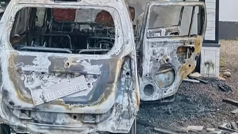 எரிக்கப்பட்ட கார்