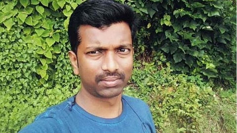 இ-சேவை மைய உரிமையாளர் கைது