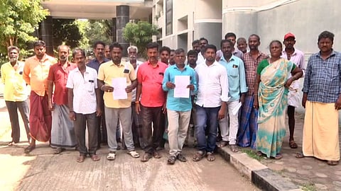 கண்காணிப்பாளர் அலுவலகத்தில் புகார்