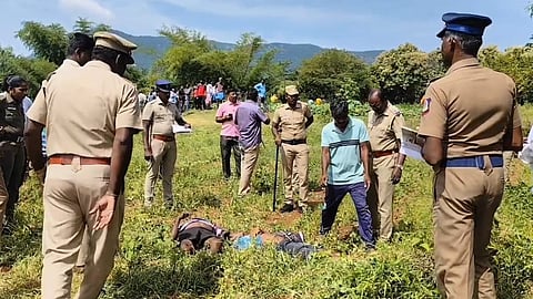 மின்வேலியில் சிக்கி 3 பேர் உயிரிழப்பு