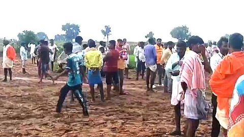 மின்னல் தாக்கி 4 பேர் பலி