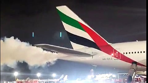 விமானத்தில் கரும்புகை