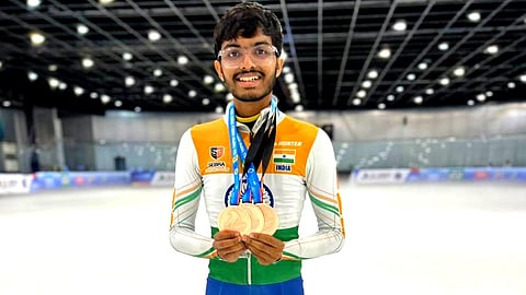 வெண்கல பதக்கங்களை வென்று அசத்திய கோவை மாணவர்