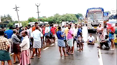 சாலை மறியல்