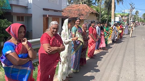 மனித சங்கிலி போராட்டம்