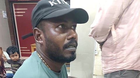 காயத்துடன் தப்பிய இளைஞர்