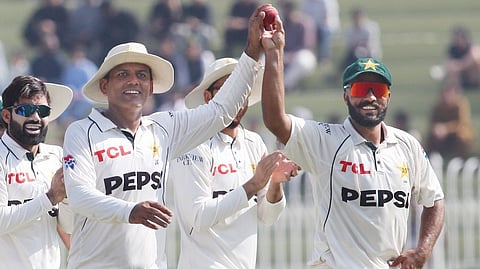 சஜித் கான் - நோமன் அலி