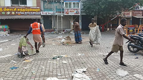 தூய்மை பணியாளர்கள்