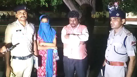 தந்தை மகள் கைது