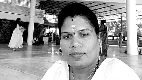 மகன் கண் முன்னே உயிரிழந்த தாய்