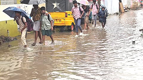 பள்ளி மாணவர்கள் அவதி