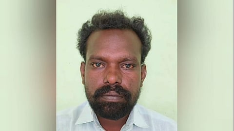 காவலரை கத்தியால் குத்திய நபர் கைது