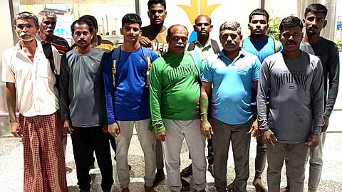 இலங்கை சிறையில் இருந்து விடுவிக்கப்பட்ட மீனவர்கள்